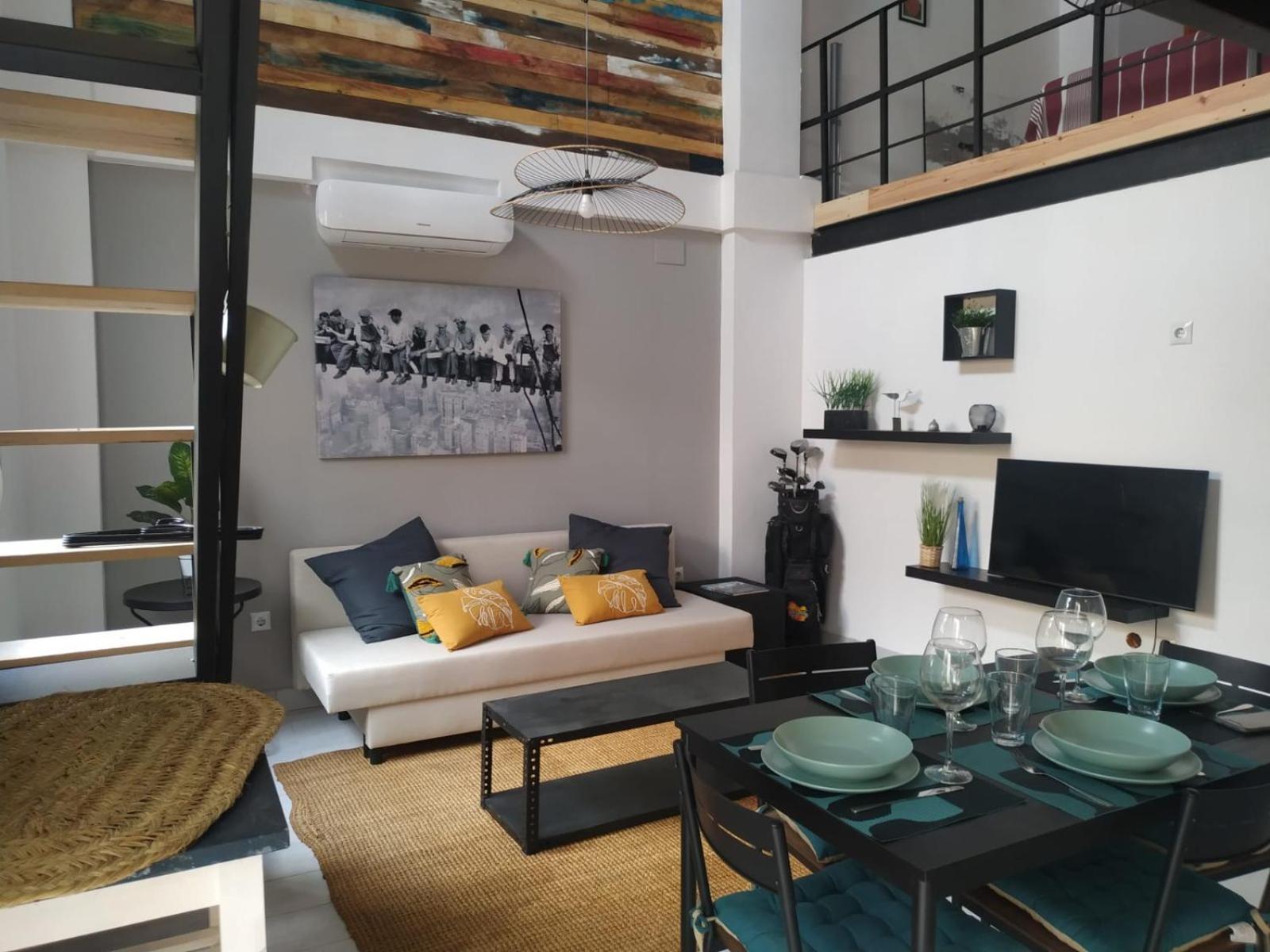 Centrico Apartamento Familiar Con Patio Privado アリカンテ エクステリア 写真