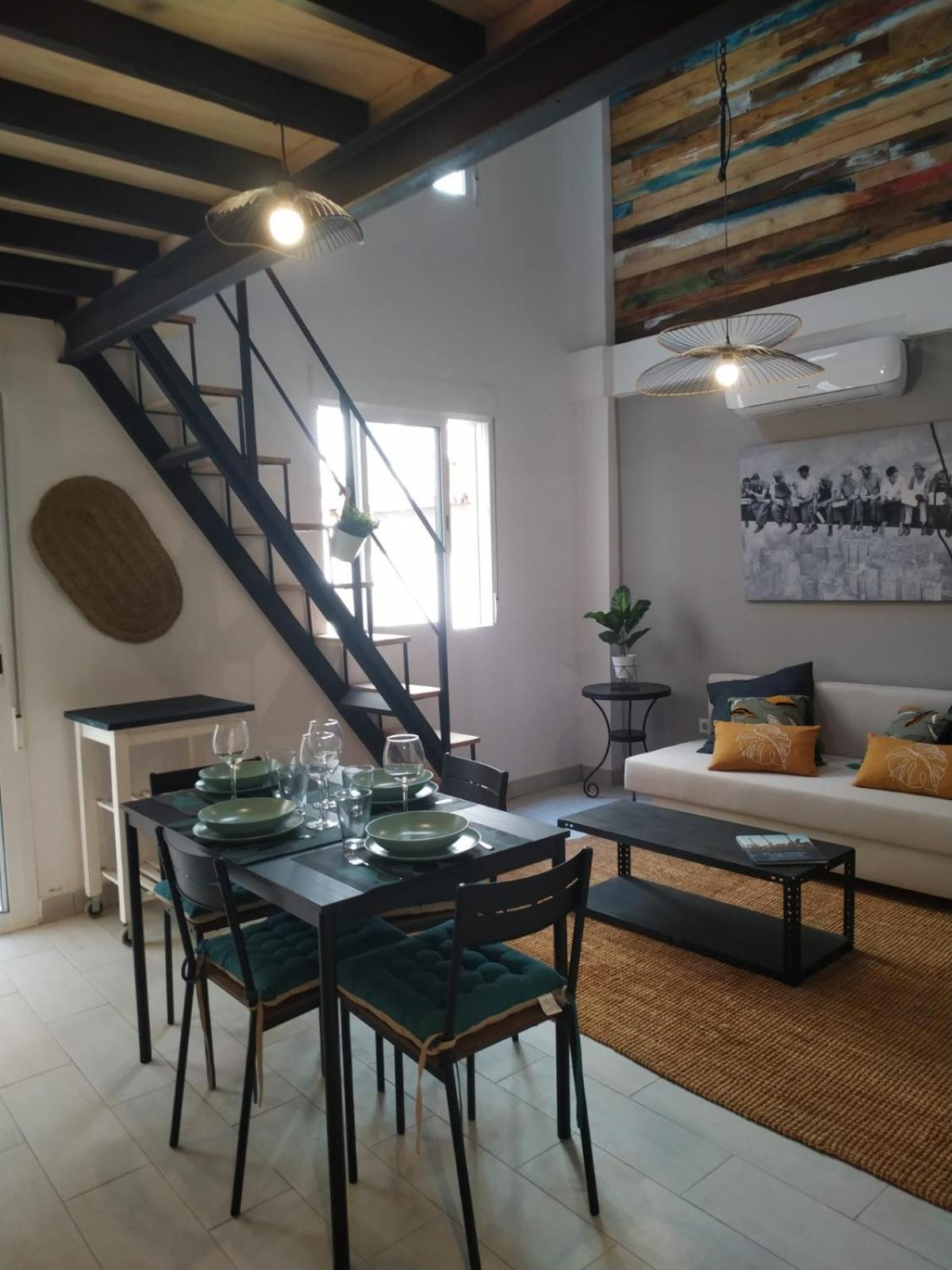 Centrico Apartamento Familiar Con Patio Privado アリカンテ エクステリア 写真
